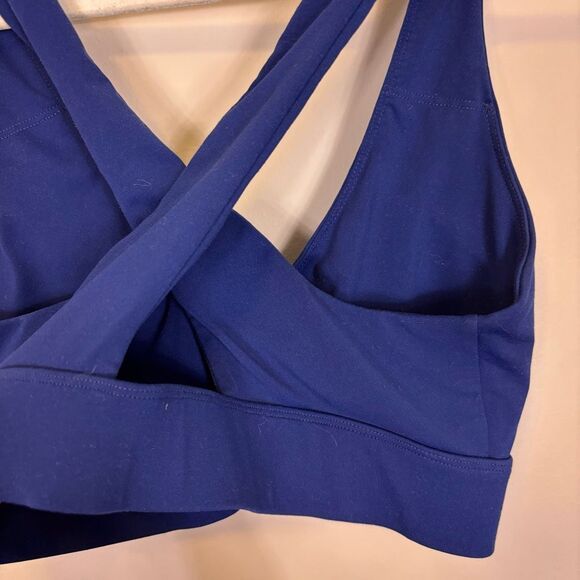 Fabletics Blue Twist Front Criss Cross Back Sports Bra Size Medium - Picture 4 of 6